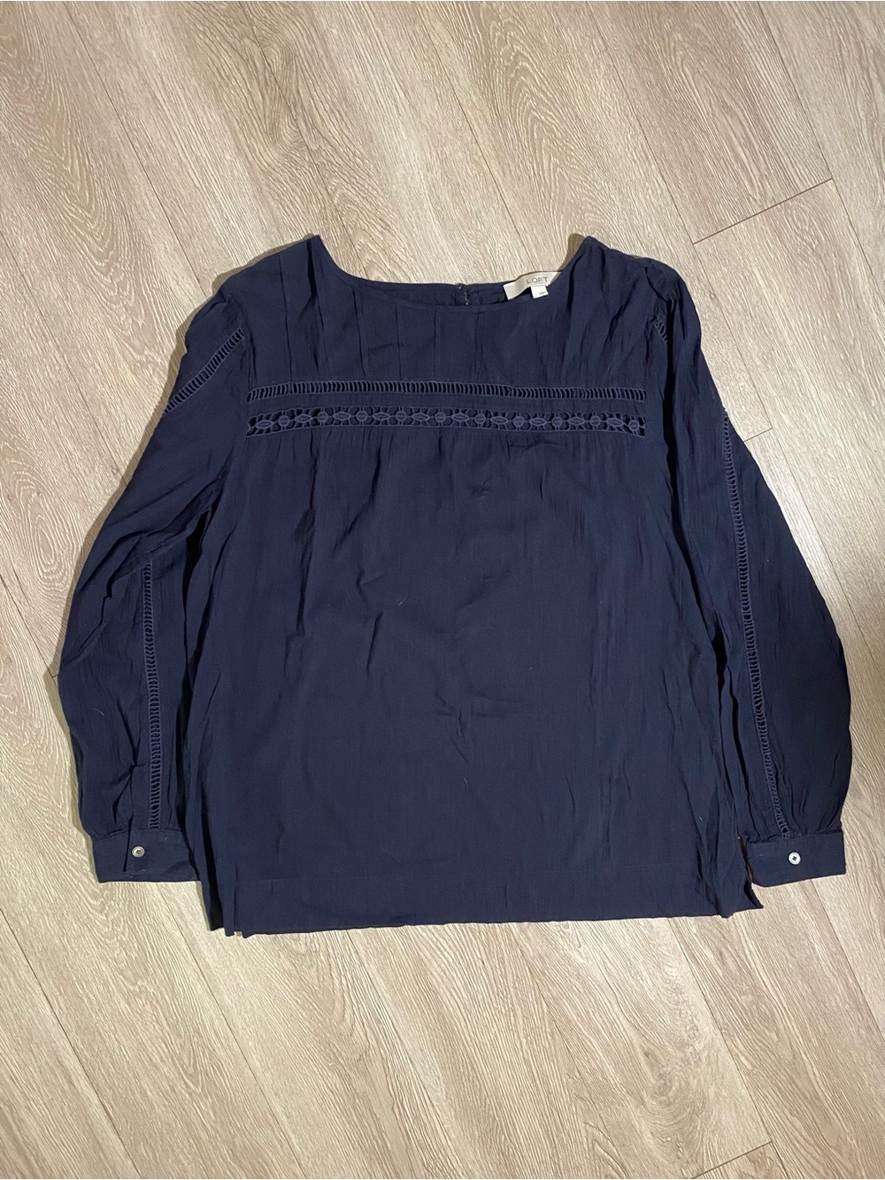 💜3/$25💜 Loft Navy Blue top size L